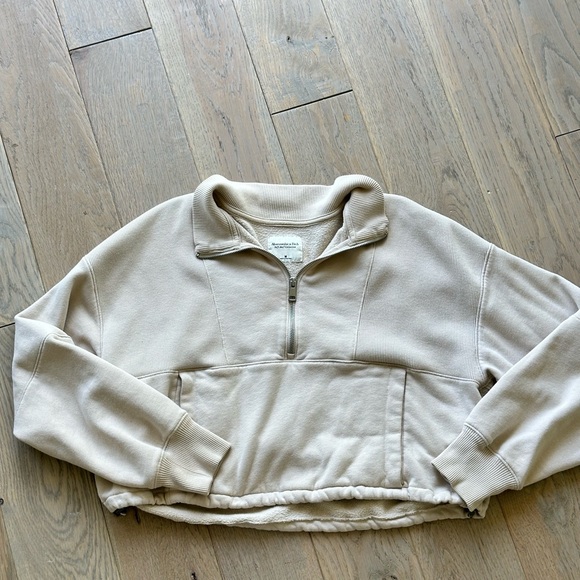 Abercrombie & Fitch Cream Half-Zip - Picture 2 of 3